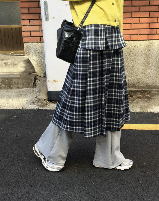 Solku Buy Checkered Double Layered Skirt (2 colors)