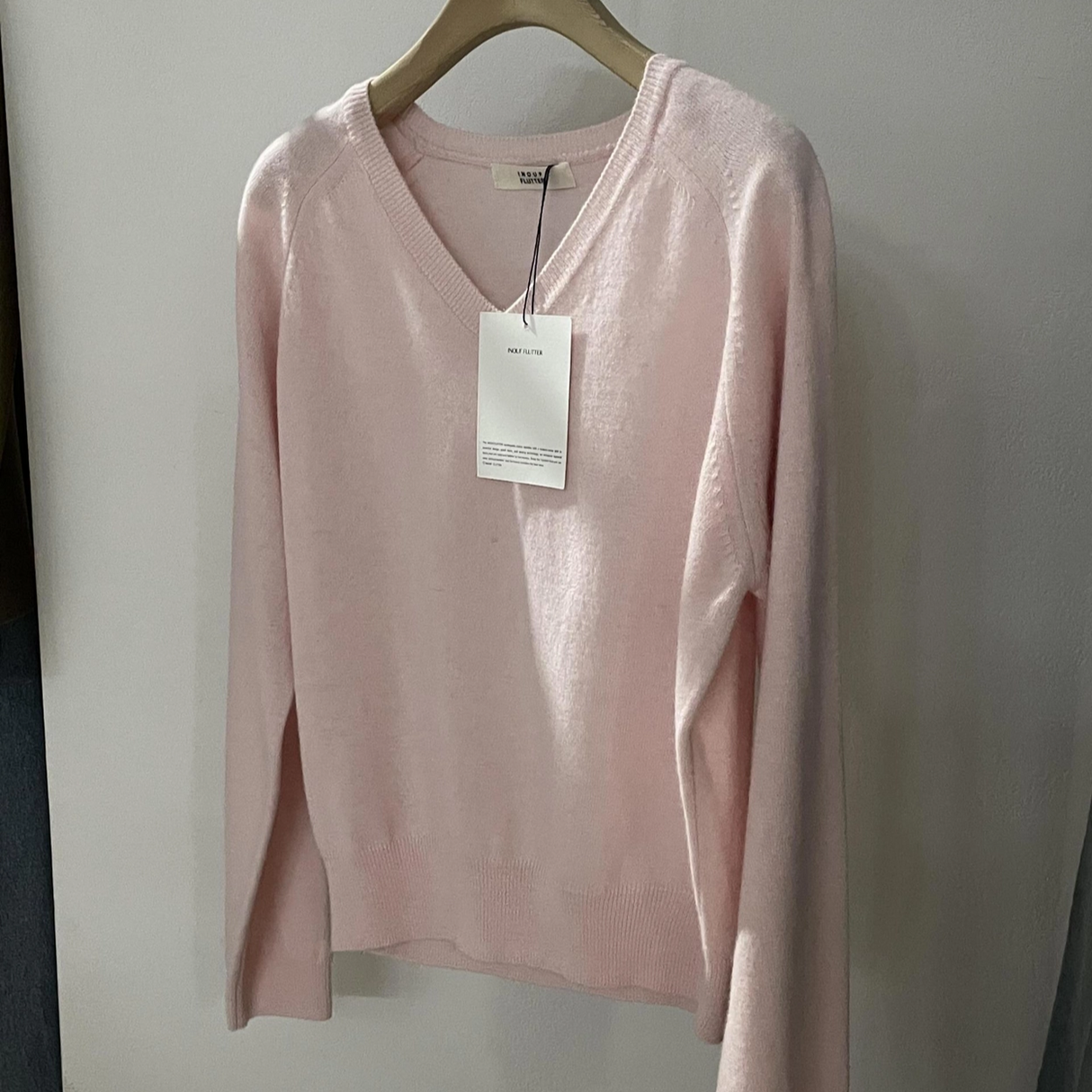 London Plate Spring Knitwear Pink Knitwear V-Neck Sleeves Saddle V-Neck Knitwear