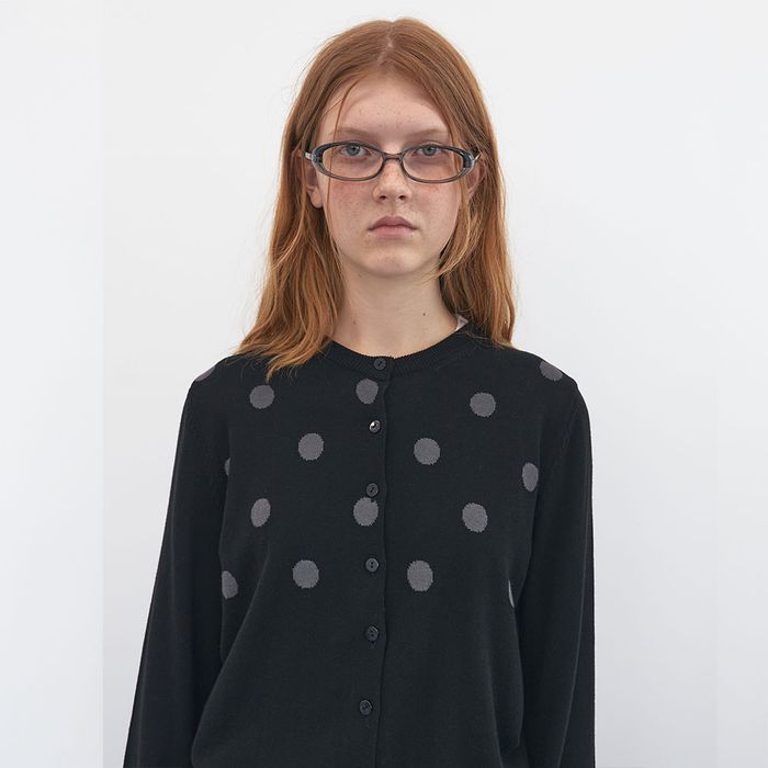 [Pre-delivery on April/July (Monday)] Dot Classic Cardigan (Black)