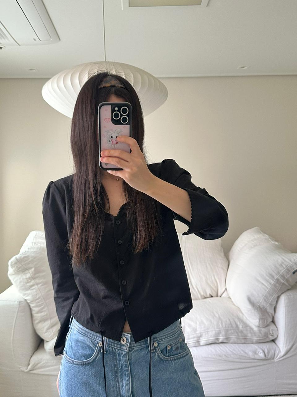 Youshose Something [Same Day] Lace Heart Neck Blouse (2 colors)