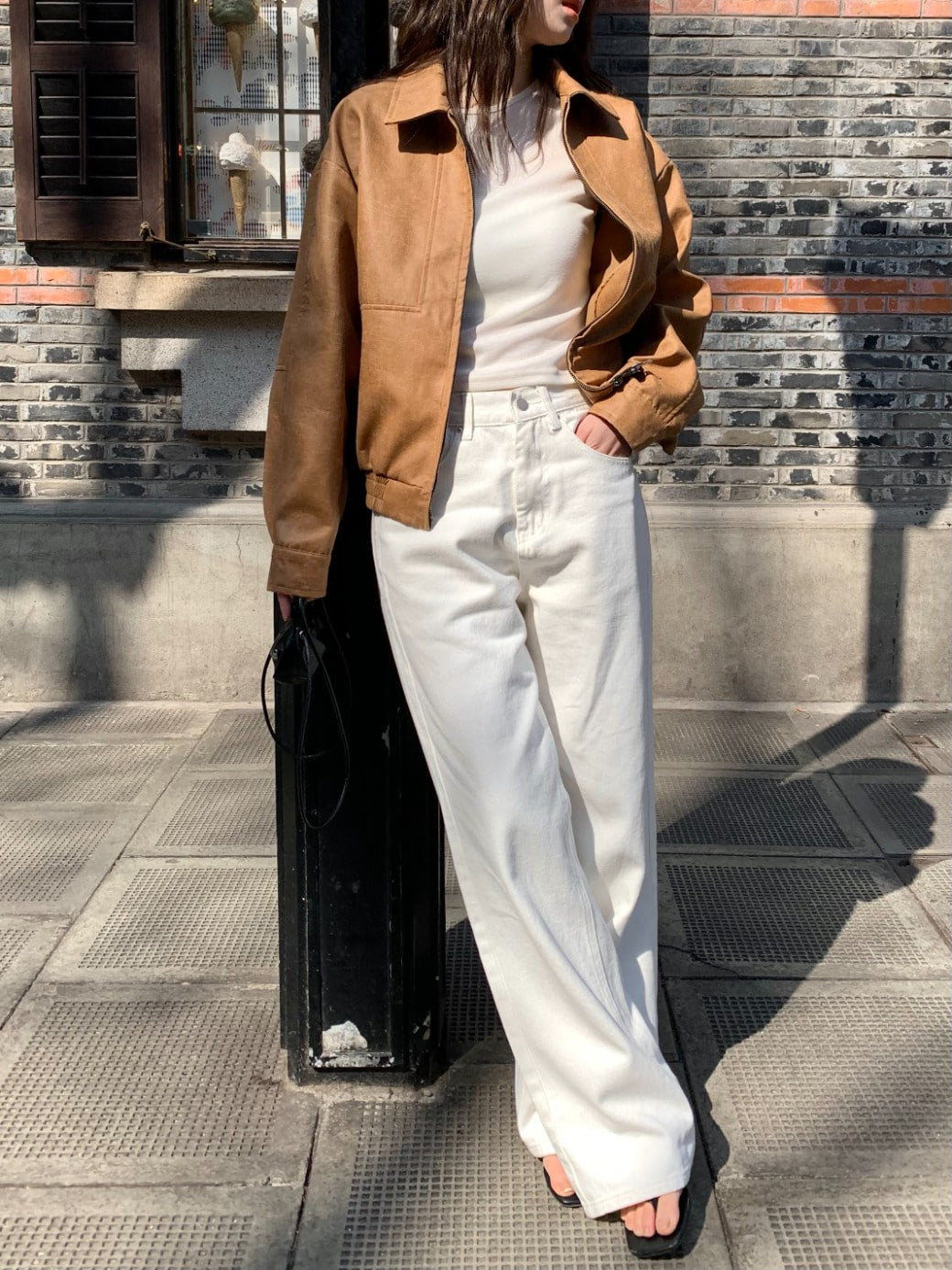 프릴리 DM. Semi-Wide Cotton Pants