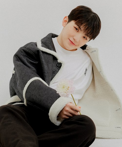 Minimal Mouton Jacket_Black