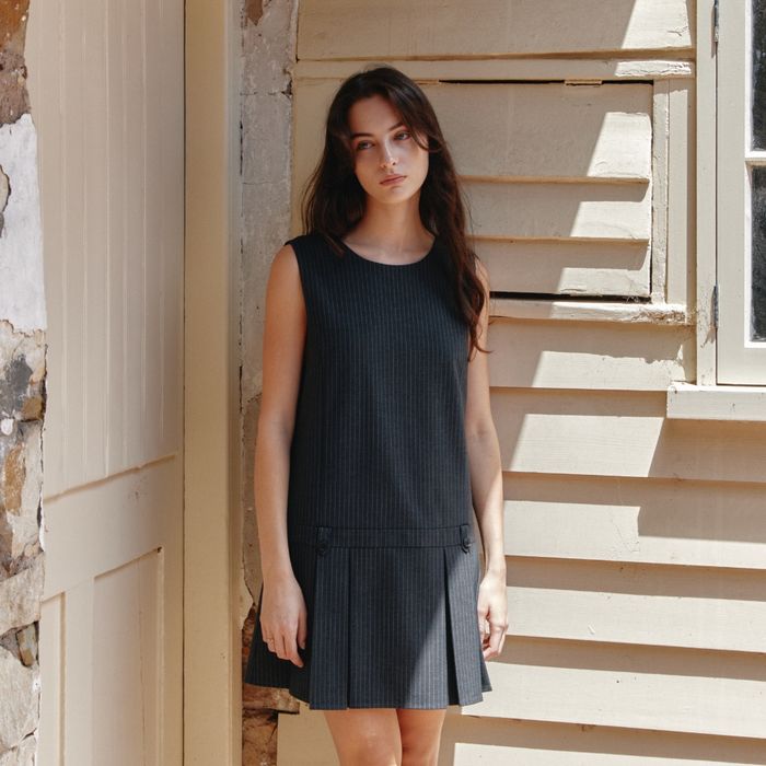 pleats sleeveless mini dress - charcoal