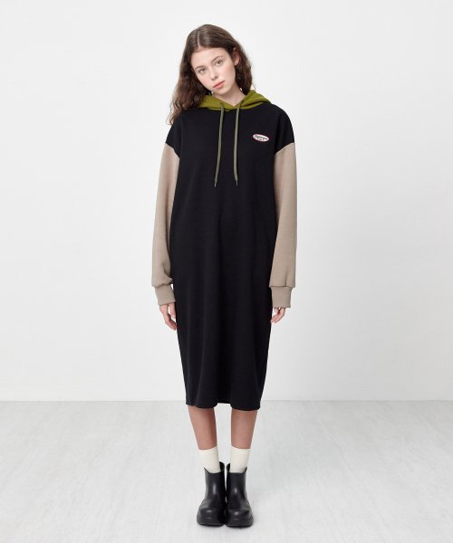 フード付きロングジャージーフリースドレス [ブラック]