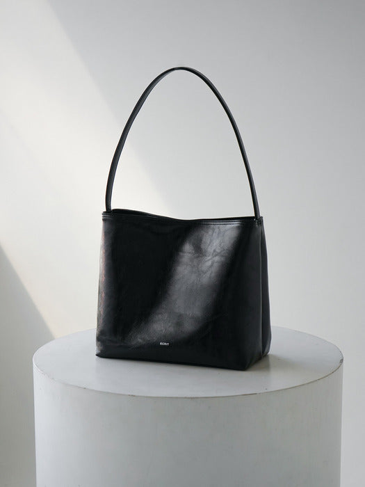 FOUR POCKET SHOULDER BAG - BLACK