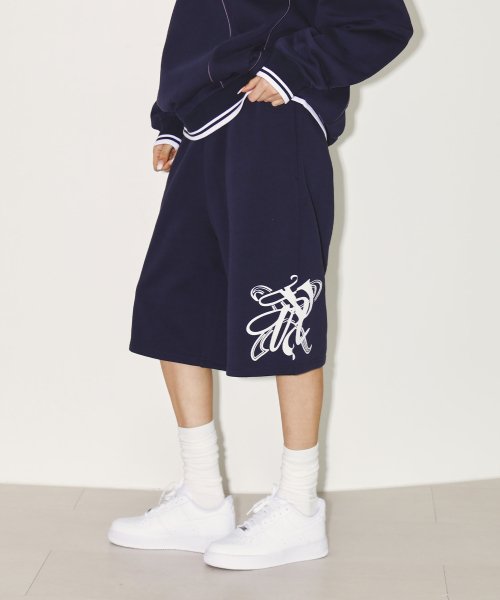 EMBLEM HALF PANTS NAVY