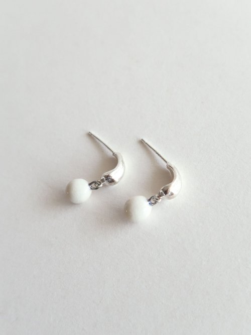Floral Leaf Earrings [Stone White Blossom]