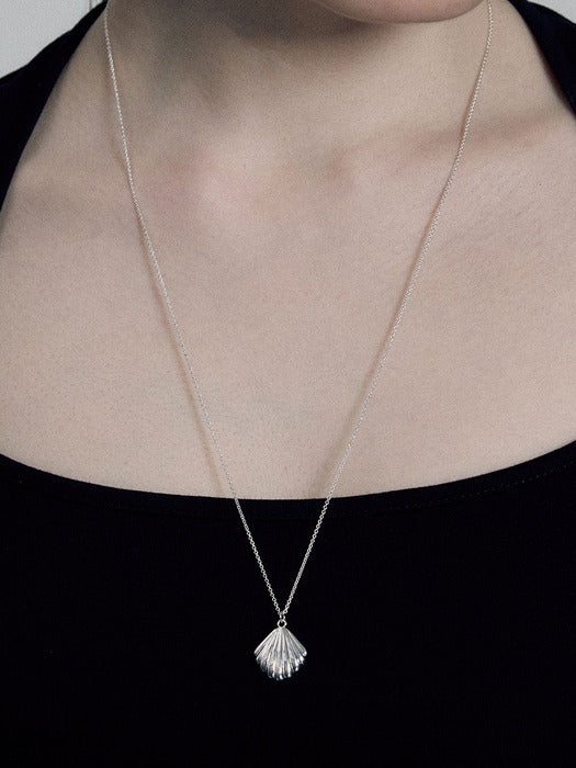 shell necklace