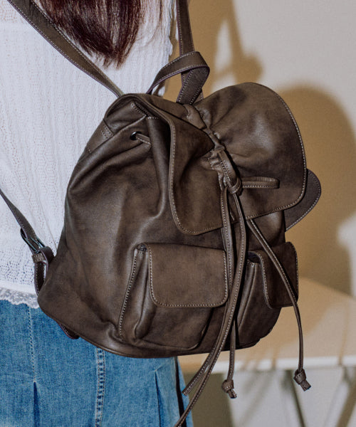Vegan Leather Shirring Ribbon Backpack [BROWN]