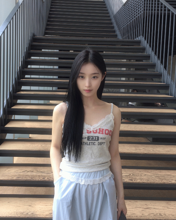 Davin [Same-day Delivery/Exclusive] Deep Lived Lace Sleeveless Top T-shirt