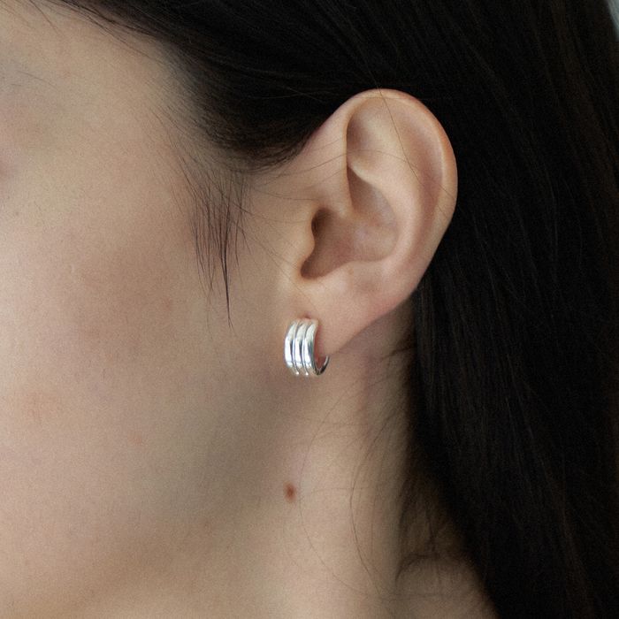 24SU Pale Line Earrings