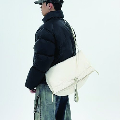 I WAS PLASTIC Vegan Padded Messenger Bag Cream - Size & Reviews | MUSINSA