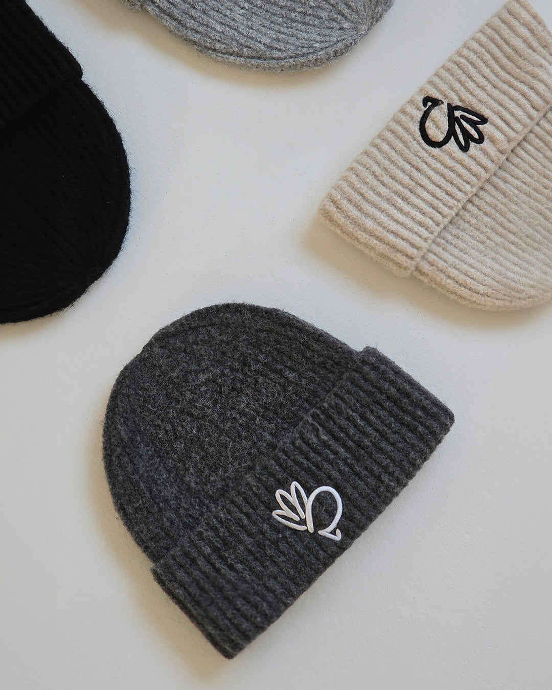 Radish [Season Off/Head Cover] Radish Drawing Beanie (4 colors)