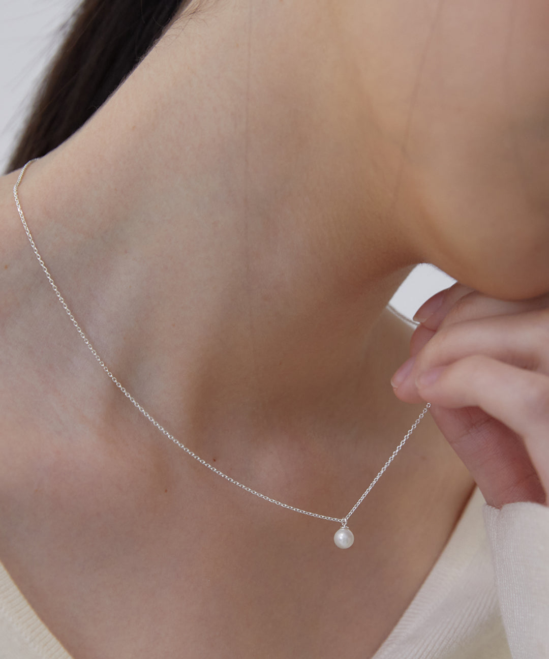 By Weeknd Minimal Pearl Necklace