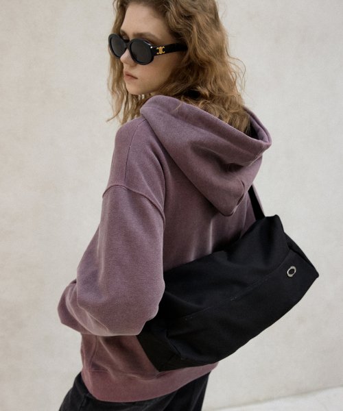 CP2. SQUARE MAIL BAG BLACK