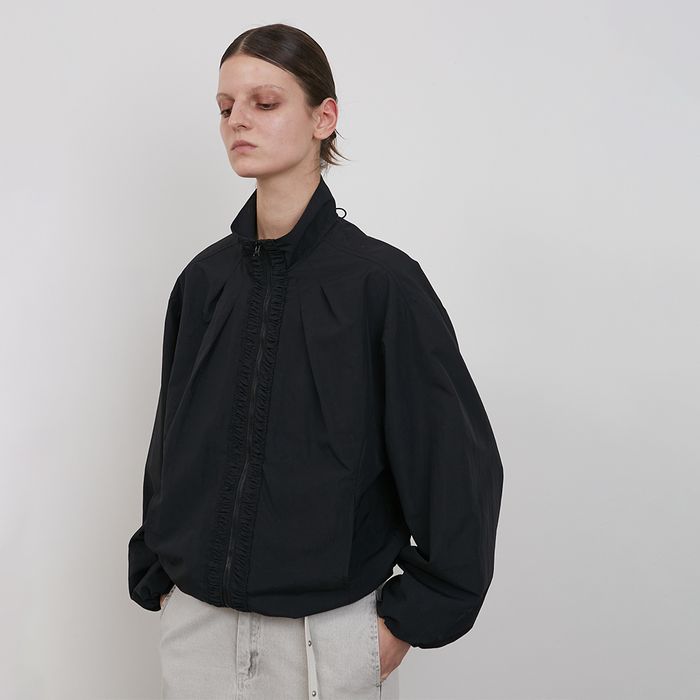 SHIRRING WINDBREAKER [BLACK]