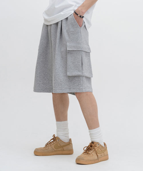 Bermuda Wide One Tuck Cargo Sweat Shorts [Gray]