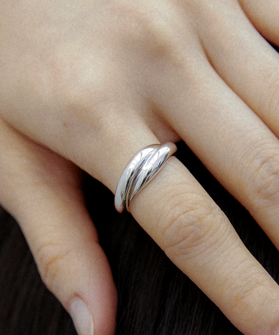 By Weeknd Mini croissant ring