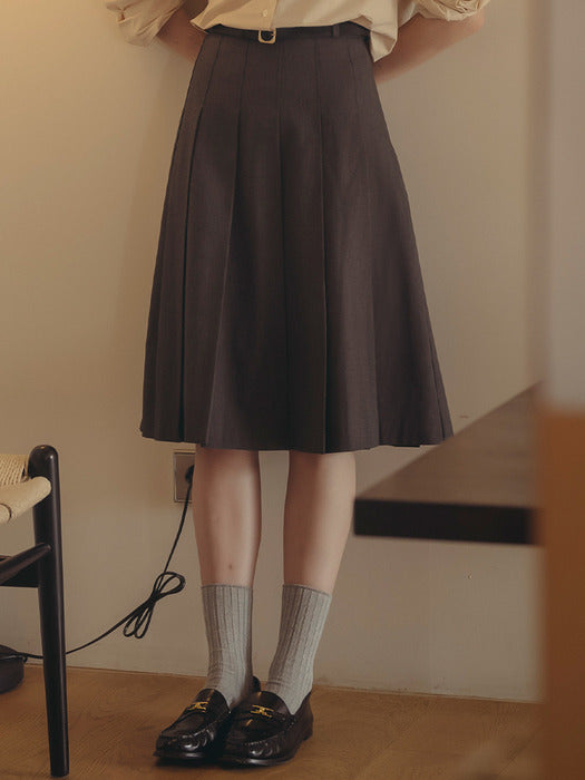 Belt set pleats midi skirt in Charcoal