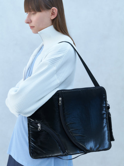 Lake 16 Laptop Clutch_Triple Black