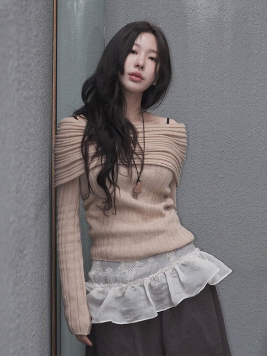 Cashmere blended off-shoulder sweater (Beige)