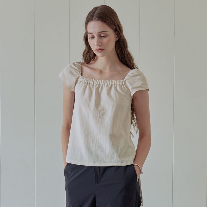 RIBBON SHIRRING BLOUSE (ECRU)