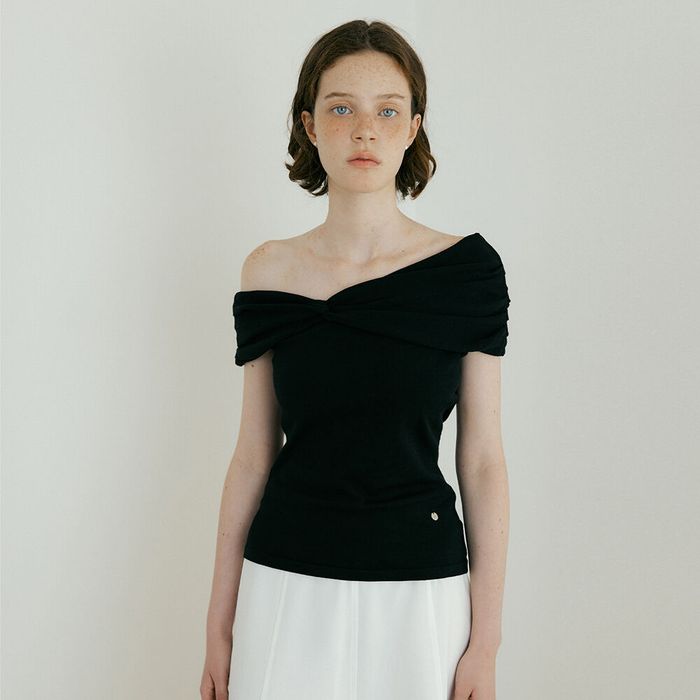 Twisted Sleeveless Knit (black)