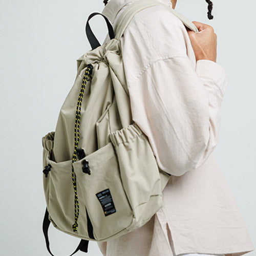 basic string backpack (beige)