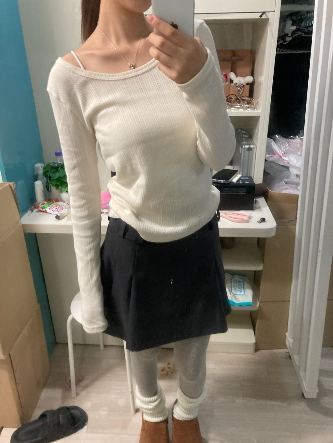 Bowarchive punching u-neck top