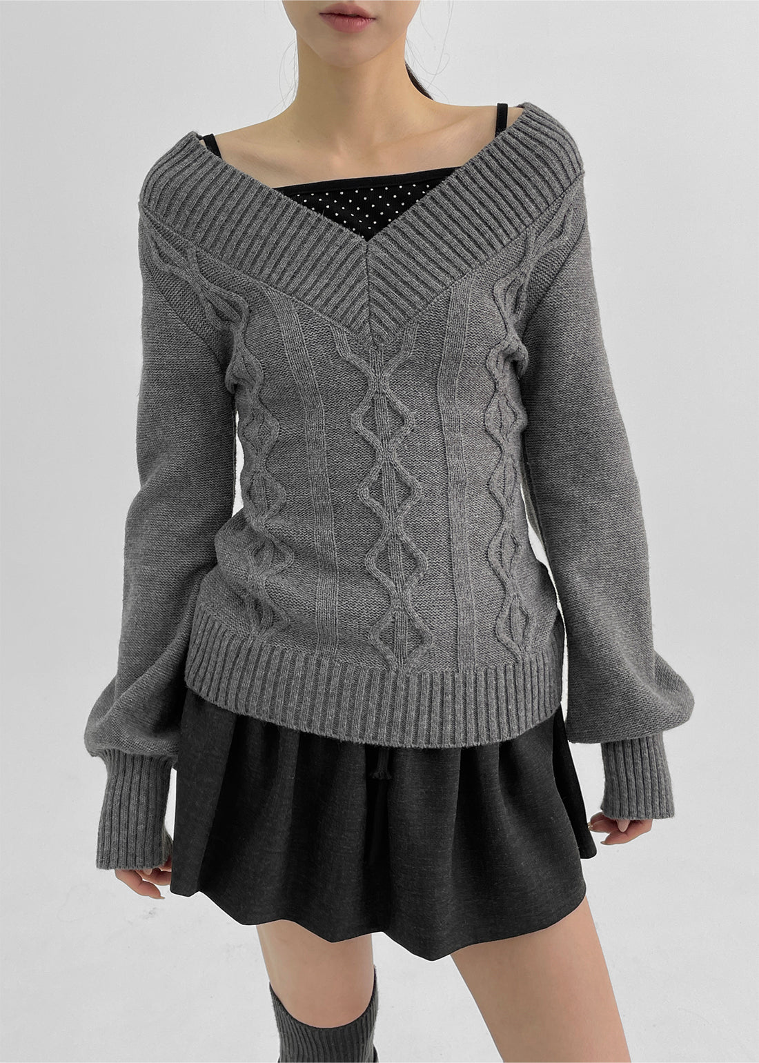 Black Up [✨New Spring Product] [Sold 1,000 Units] Shocker Cable Slim V-Neck Knitwear