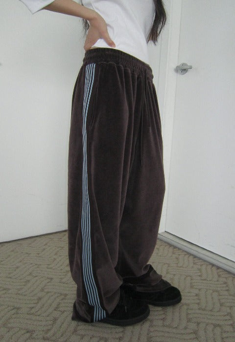 Is this Tape Velour Pants [2c]