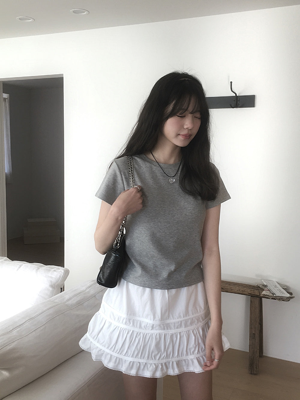 MUTCREME [Basic Short Sleeve Tee] Nero Semi-cropped Short Sleeve Tee