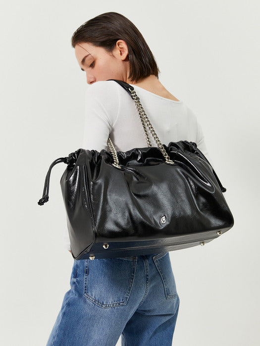CH. SQUARE DRAWSTRING BAG, BLACK