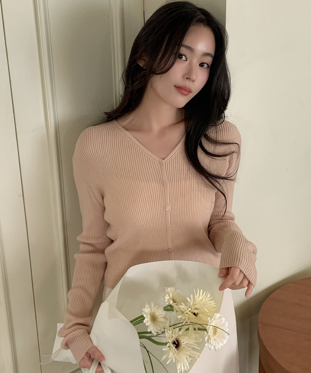 K Club [Self-Production/S-L] #Spring🌷 Helly Soft V-Neck Knit Cardigan (Daily Look/Gagang Look/Go to Work Look/Nit Cardigan/Bony Knit Cardigan/Spring Knit Cardigan)