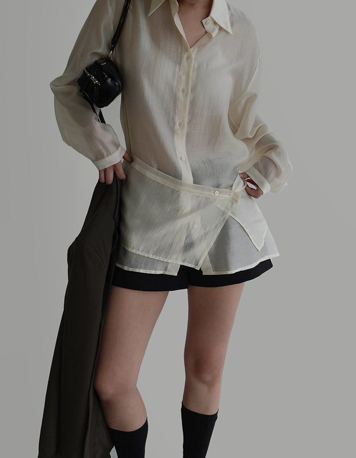 Larum [by LAROOM] Milk Wrap Blouse