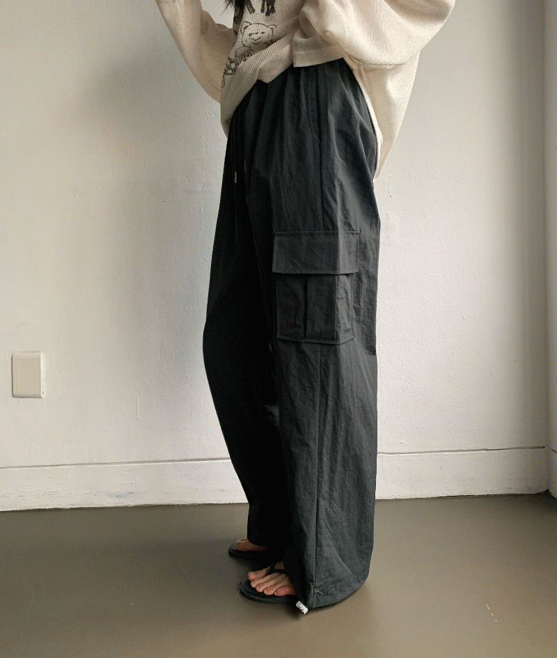 Dalde [Only/made] Spoon cargo nylon wide pants (training, banding, two-way, string)