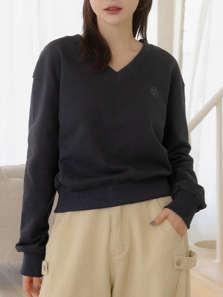 Lyri & Co [embroidered logo/natural fit] [44-120] Heydel V-neck Embroidered Sweatshirt (New/Spring/Autumn/Winter/College Student Look/Cutie Look/Gaean Look/Test Look/Workout Look/Daily Look/Big Size/120 Size/ Self-Produced/Sibris/Sibris Sweatshirt)