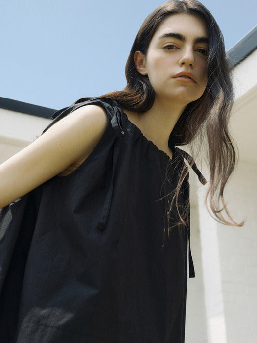 shoulder strap hul sleeveless blouse black L093