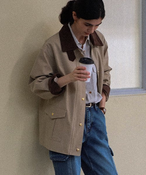 Beige utility jacket with colored collar points