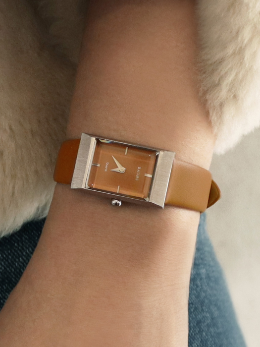 Women's leather band design watch, grid tan silver