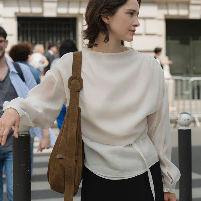 [4.1 Pre-orders] Slow Drapping Blouse Ivory
