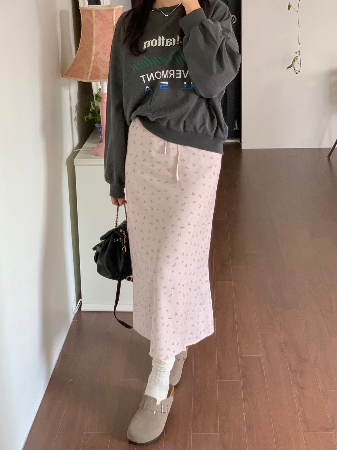 Minimal Mood [Waist Adjustable] Vintage Flower Skirt (2 colors)