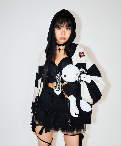 STEAL HEART HOODIE BLACK