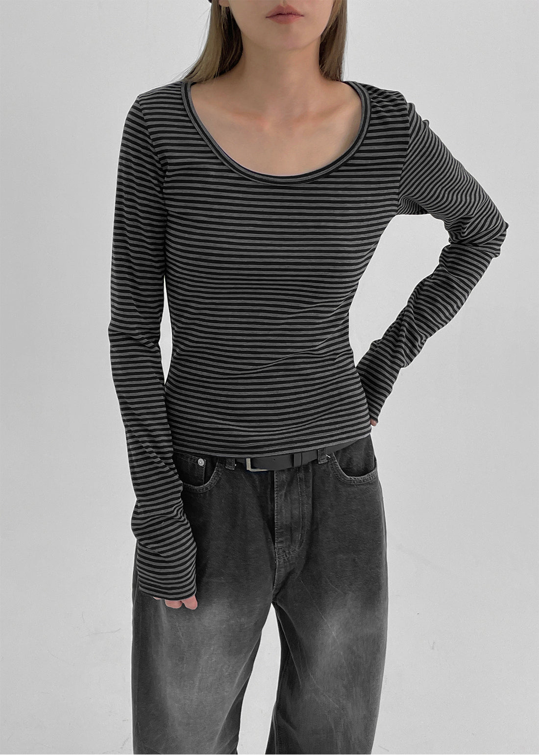 Black Up [3,000 Units Sold] [MADE] Linen Stripe U-Neck Long Sleeve T-shirt